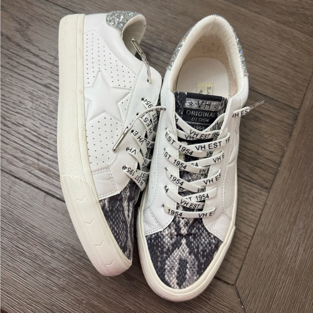Vintage Havana White and Black Sneakers